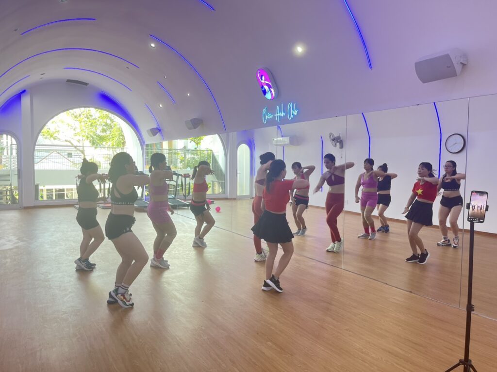 khóa học huấn luyện viên step dance