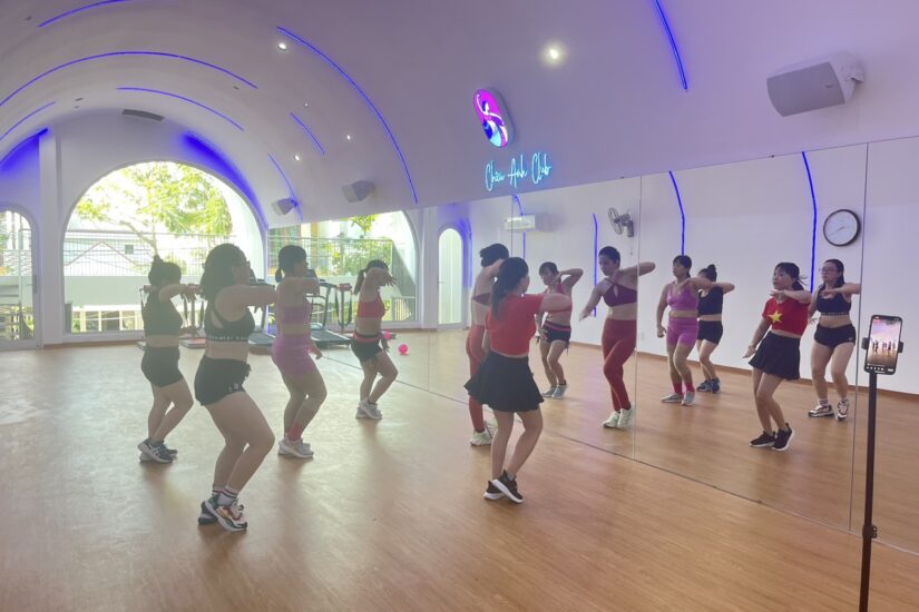 khóa học huấn luyện viên step dance