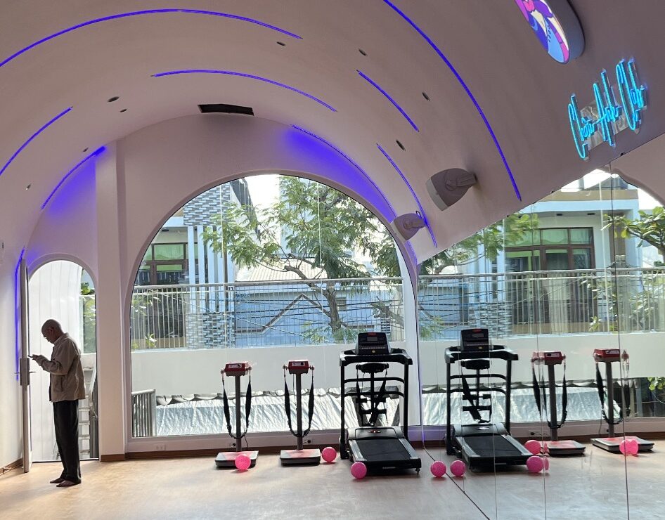 thuê phòng aerobic có gương lớn ở Đà Nẵng